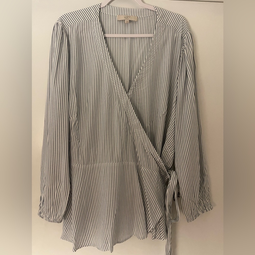 Loft tie front blouse